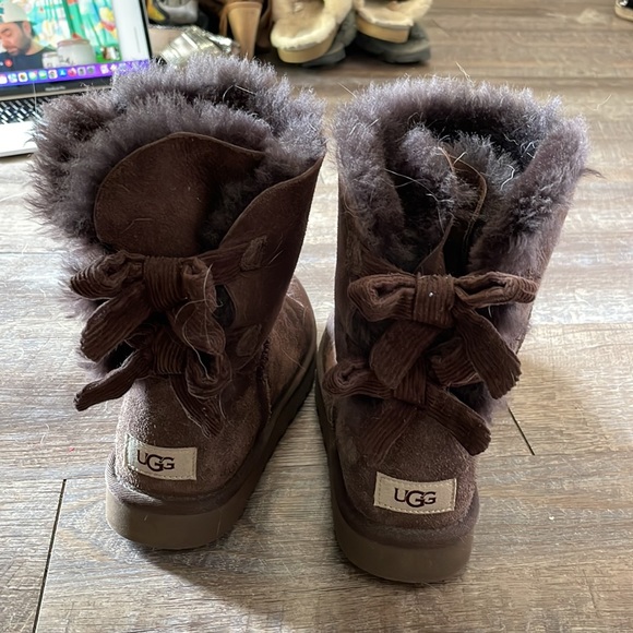 UGG tie up boots - Picture 3 of 7